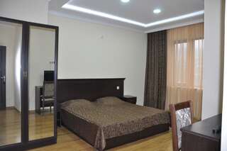 Отели типа «постель и завтрак» Kamar Hotel Ijevan Иджеван Большой двухместный номер с 1 кроватью или 2 отдельными кроватями-1