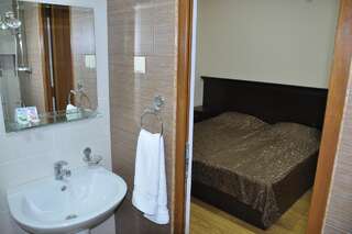 Отели типа «постель и завтрак» Kamar Hotel Ijevan Иджеван Большой двухместный номер с 1 кроватью или 2 отдельными кроватями-3